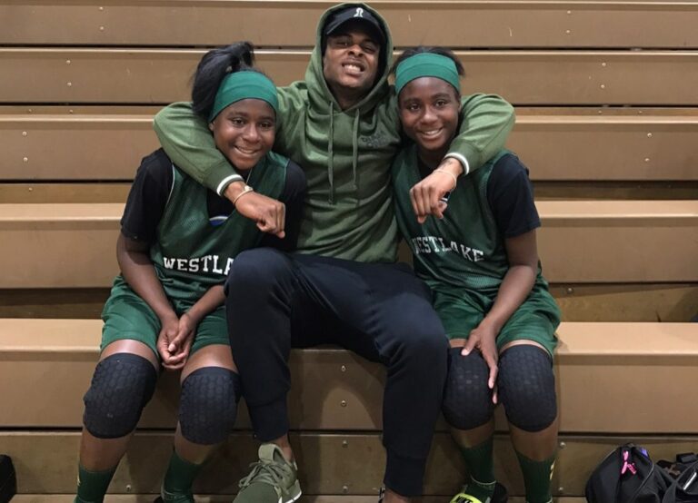 Davante Adams Pictured With His Twins Sisters Destiny And D'aishanae In 2017