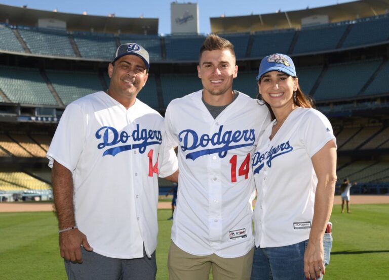 Enrique Hernandez Pictured With His Dad Enrique Hernandez Sr And Mom Monica Gonalez At The Dodger Stadium in 2018