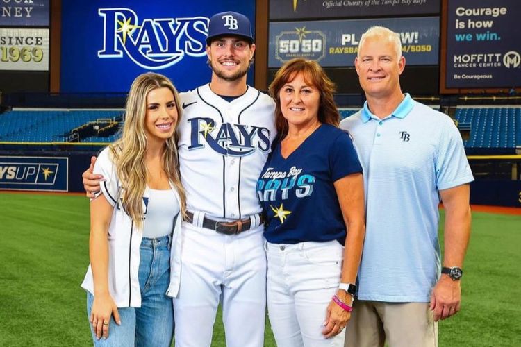 Anna Pictured With Her Star Boyfriend Josh Lowe And His Parents At The Tropicana Field