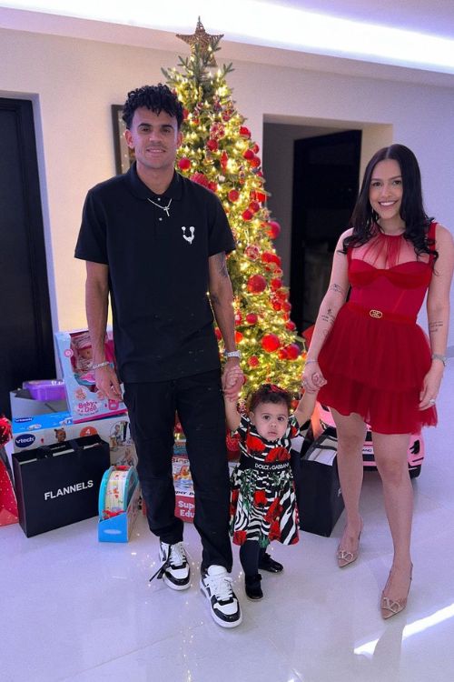 Luis Diaz Pictured With His Wife, Gera Ponce And Their Daughter Roma Celebrating Christmas In 2022