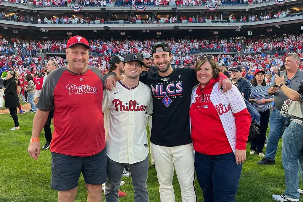 Matt clicks a picture with his parents and brother