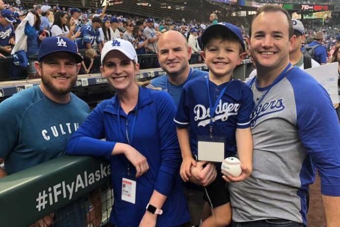 Who Are Mike And Derek Muncy? Max Muncy Brothers- Age Gap And Family ...