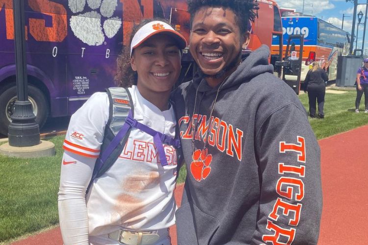 McKenzie Clark With Her Brother Hunter Pictured After Her Game With Clemson In 2021