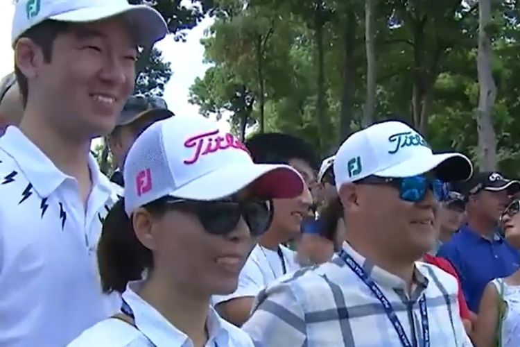 Richard Kim With Sun And Yun Kim Watches Michael With Pride In The John Deere Classic Tournament In 2018