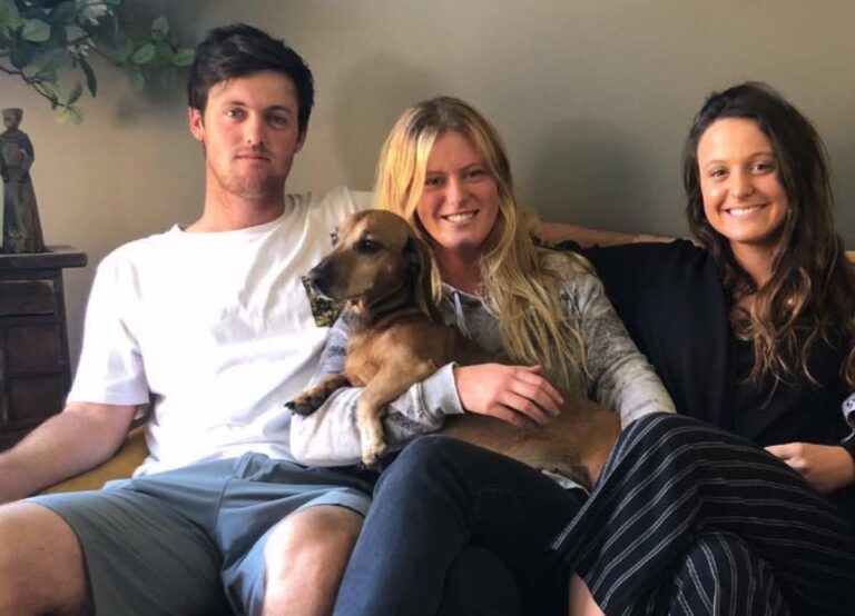 Mito Pereira Pictured With His Sisters Isabel And Carolina In 2022