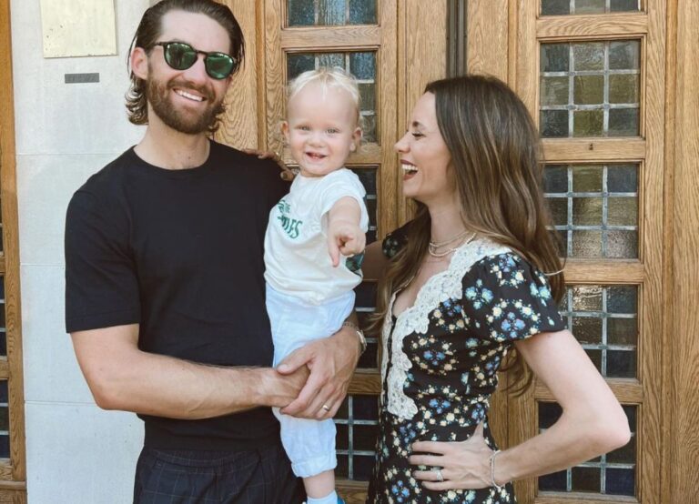 Patrick Rodgers Pictured With His Son Rafi And His Wife Jade Gordon In 2022