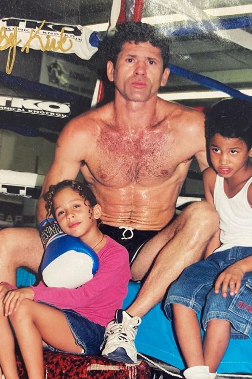 Rolando Romero Sr Shared A Throwback Picture Of Him With His Two Kids On His Instagram Handle In 2021