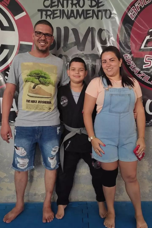 Erivelton Pictuerd With His Wife And His Son In 2021 At A Jiu-Jitsu Class