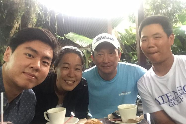 Kwanjoo Kim Shares A Family Photo On Her Facebook Handle In 2016