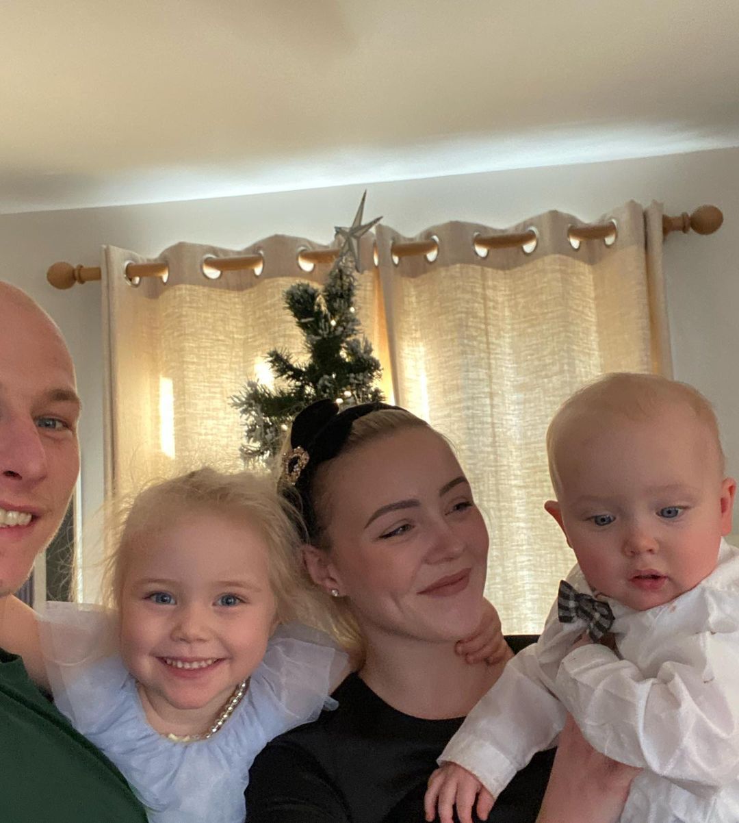 Aaron Mooy With His Wife Nicola & Kids