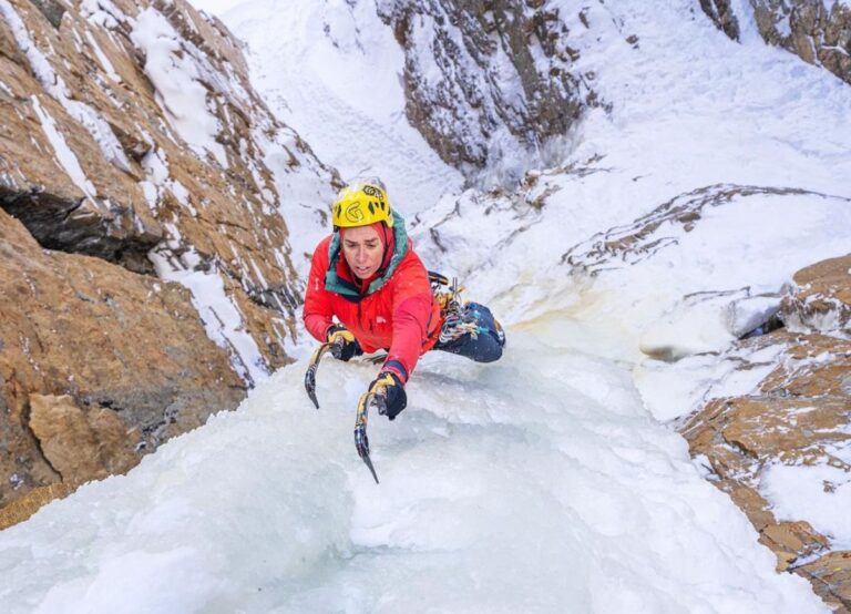 Alex Honnold Rock Climbilng