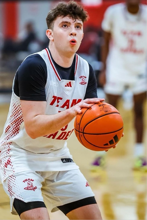 Eli Ellis Getting Ready For A Freethrow