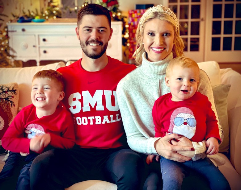 Garrett Riley With His Wife Lindsay & Their Children