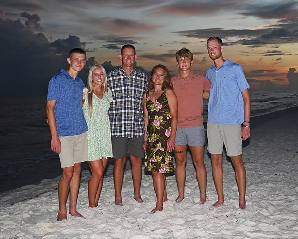 Jordy With He Parents And Brothers