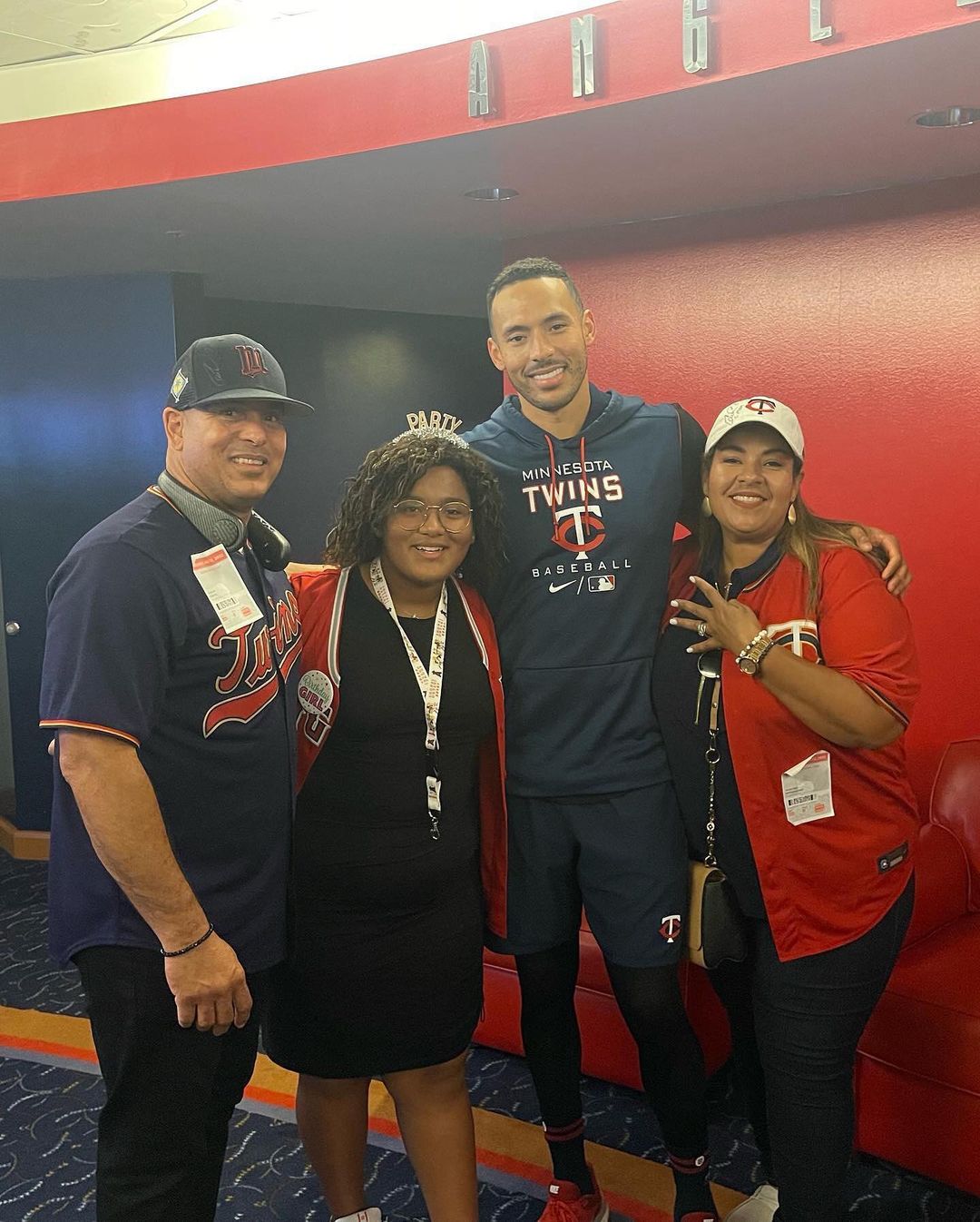 Carlos Correa sigter Leibysand Correa