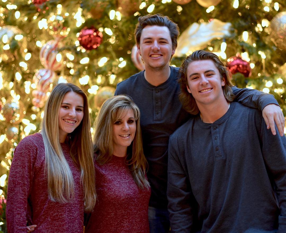 Bryson Stott With His Brother, Sister And Mother