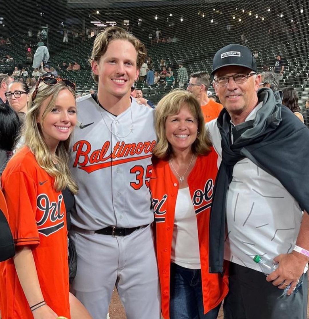  Adley Rutschman WIth His Parents And Sister Josie