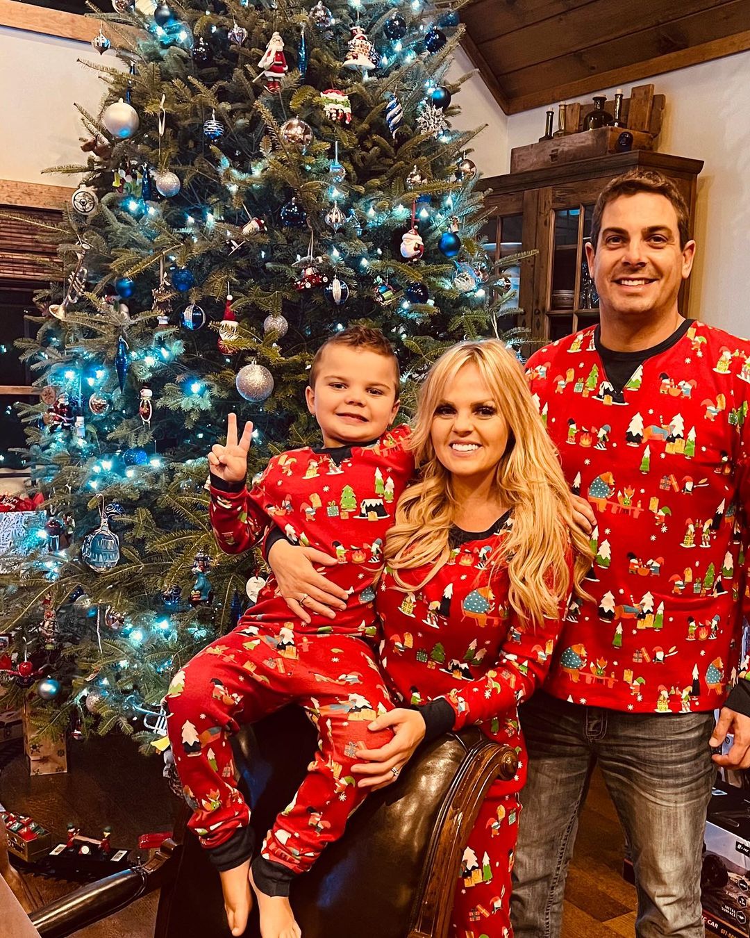 Stewart Friesen With His Wife & Kid Parker