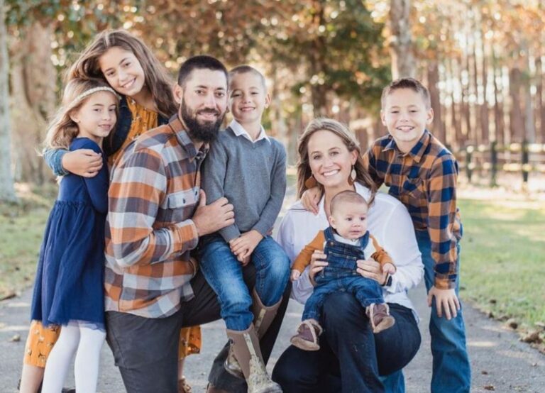 Clint With His Wife And Kids