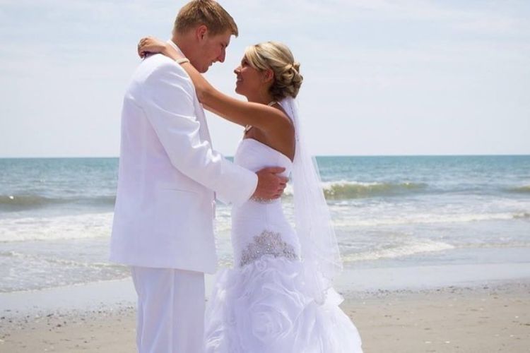 Austin Hill With His Wife Ashley In Their Wedding Day