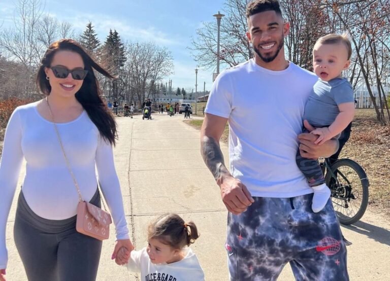 Evander Kane With His Family
