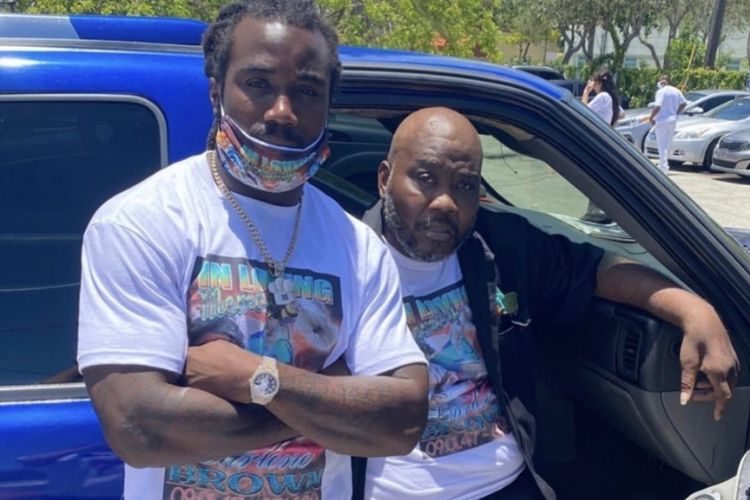 Dalvin Cook Pictured With His Dad James Cook Before His Demise In 2020