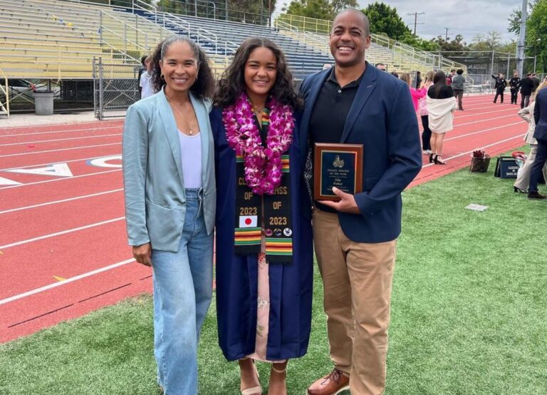 Dave Roberts's Sister, Melissa With Her Family, Including Her Star Daughter, Ella And Her Husband, Keith