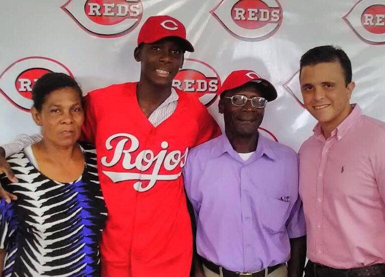 Elly De La Cruz With Parents Carmen And Antonio In 2018 After Signing His First Professional Contract