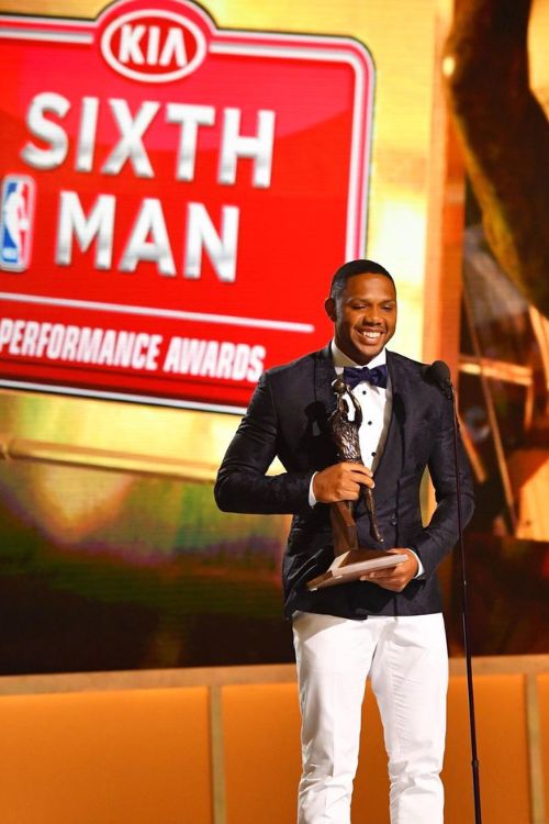 Eric Gordon Pictured With His Sixth Man Of The Year Award In 2017