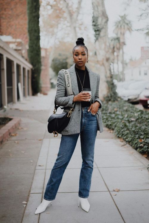 Brittany Barnes Looks Chic As She Shares The Picture On Her Instagram Handle In 2019