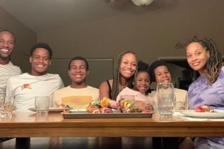 Jabari Greer Pictured With His Family In 2021