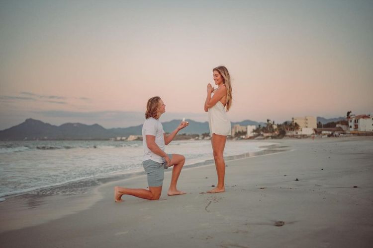 Jackson Holliday Goes Down On One Knee In December 2022 During Their Trip To Mexico