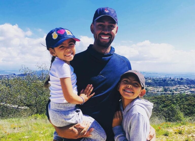 Jared Jeffries Pictured With His Two Daughters Evangeline And Lily