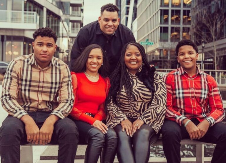Jermaine Wiggins Pictured With His Family Including Wife Tallena Wiggins And Their Three Kids
