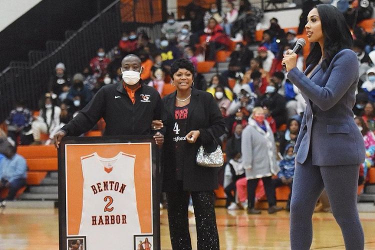 Lisa Harvey Watches On As Her Daughter Kysre Gondrezick Addresses The Crowd At Baton Harbor In 2021