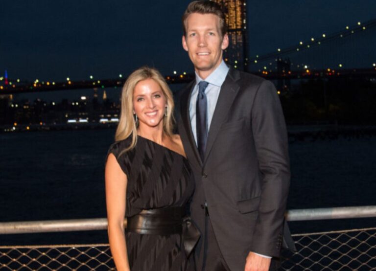 Mike Dunleavy Jr Pictured With His Wife Sarah Dunleavy During An Event In 2017