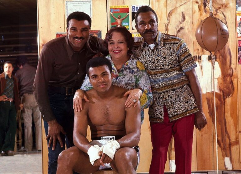 Muhammad Ali Pictured With His Parents, Odessa And Cassius Sr And His Brother Rahman In 1974