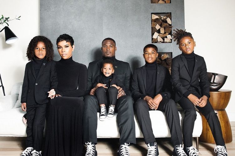 Tahir Whitehead Pictured With His Wife Shannon And Their Four Kids For Christmas 2022