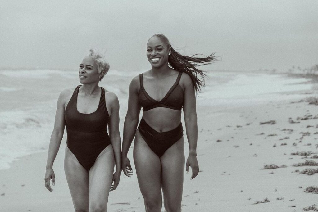 Sloane Stephens And Her Mother Sybil Enjoying Their Time In Beach