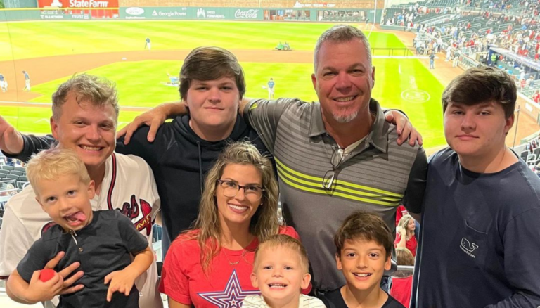 Chipper Jones With His Wife And Kids