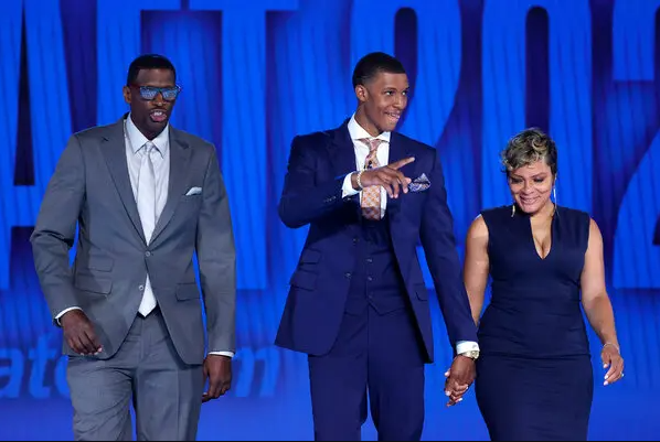 Jabari Smith Jr. With His Parents