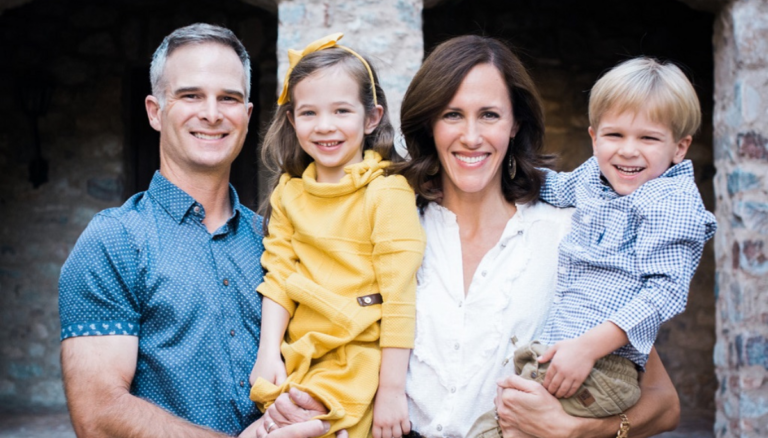 Kevin Streelman With His Wife And Kids
