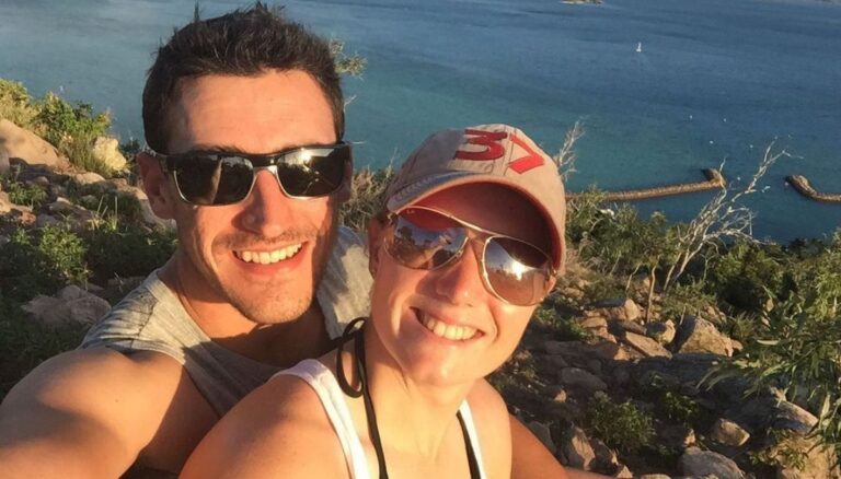 Mitchell Starc With His Wife Alyssa