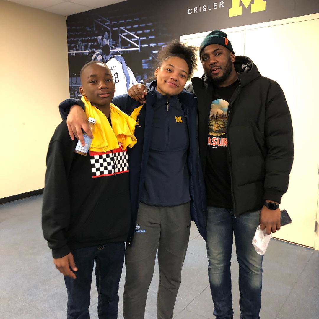 Naz Hillmon With Her Two Brothers