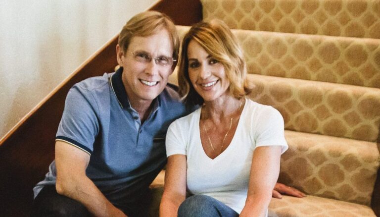 Olympian & Retired Gymnast Couple Nadia Comenaci And Her Husband Bart Conner