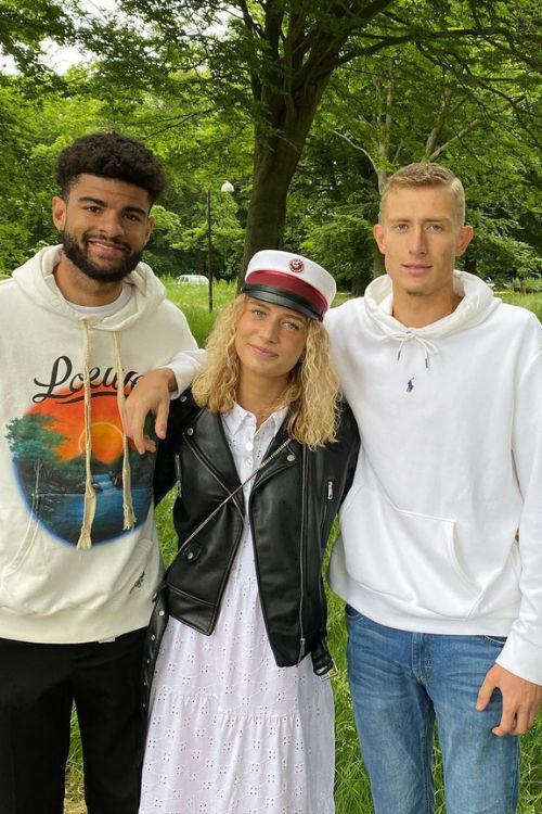Philip Billing Siblings Posing For A Photograph Session