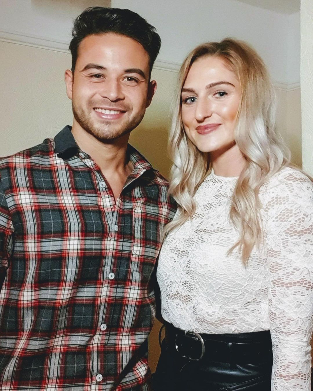 Laura Coombs Husband Is She Married To Partner Sean Leyland Players Bio