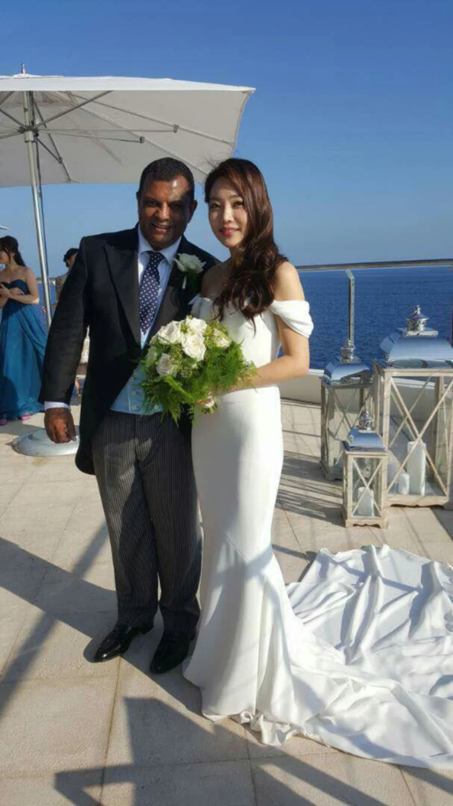 Tony Fernandes With His Sweetheart 