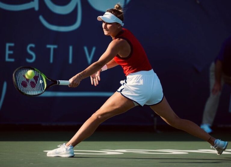 Marketa Vondrousova Playing Tennis