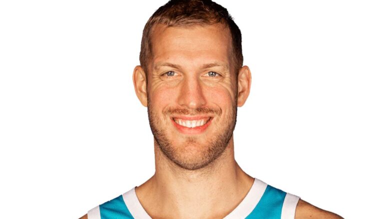 NBA Player Mason Plumlee
